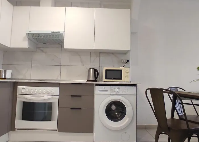 Silvia * طوستا ديل سيلونثيو